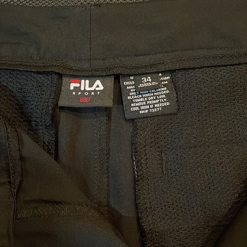 Mens Fila golf shorts - Picture 2 of 3